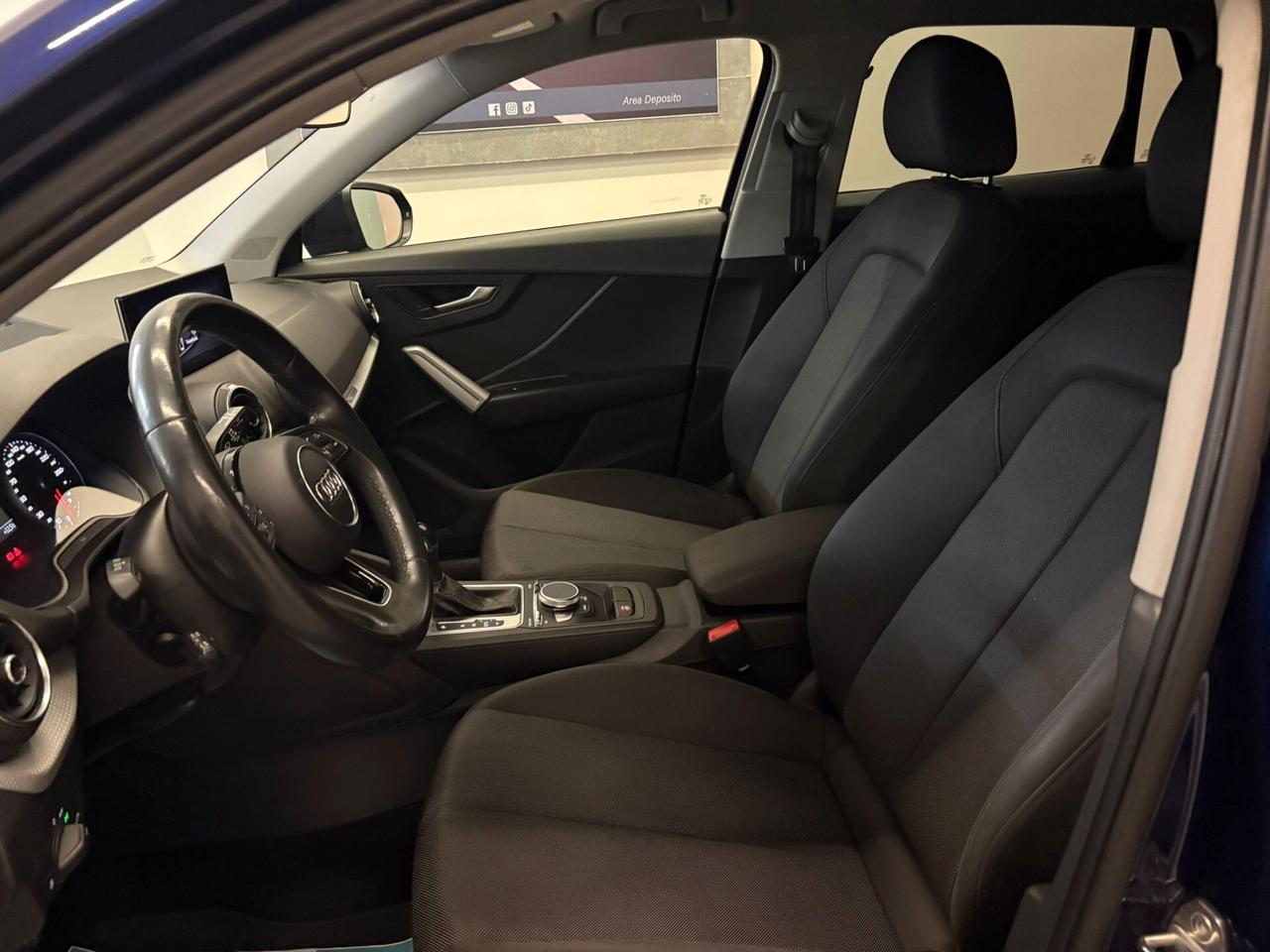 Audi Q2 30 TDI S tronic Identity Black