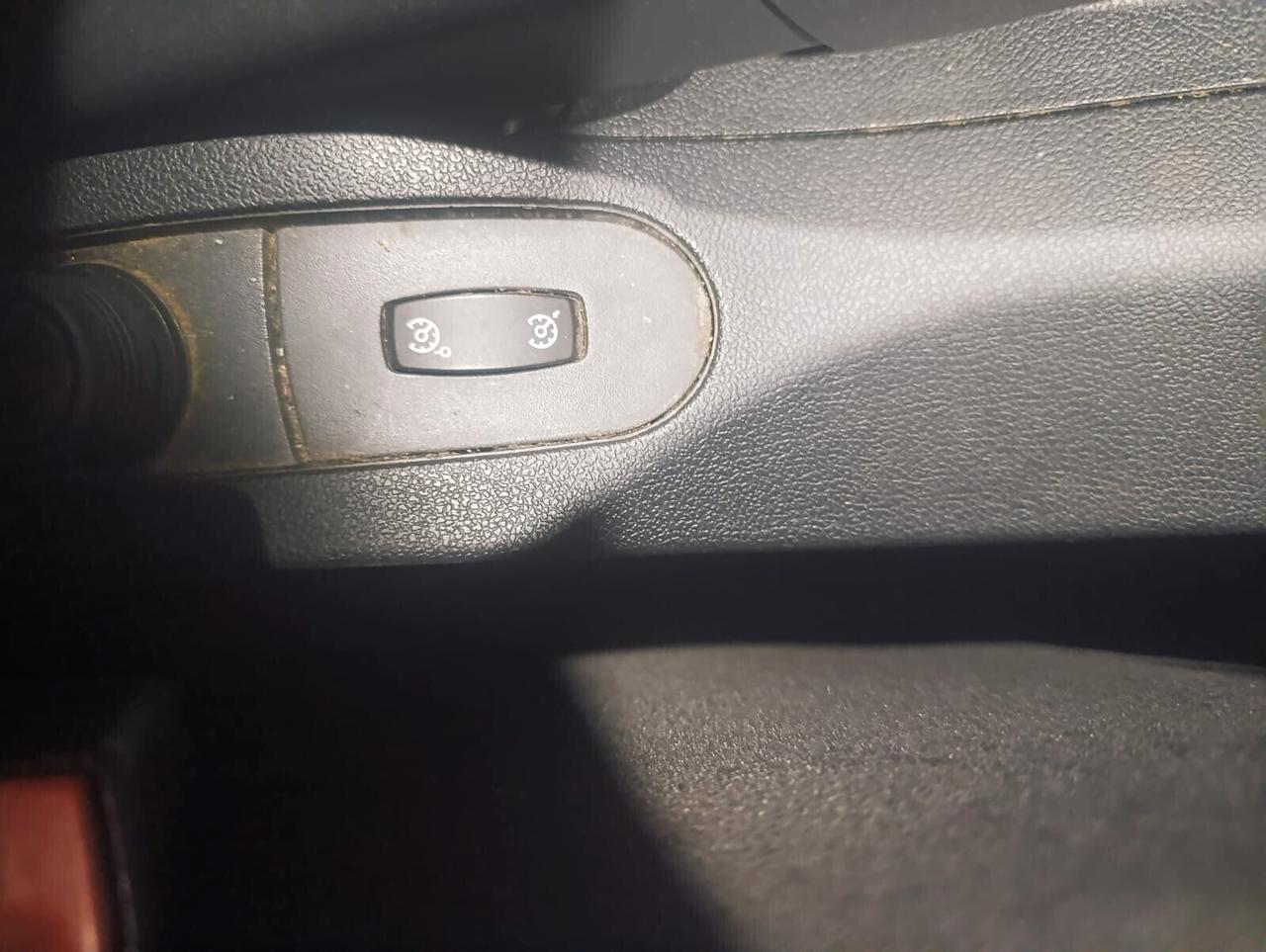 Renault Clio del 2009 benzina 80.000 km