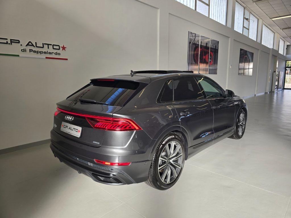 Audi Q8 50 TDI 286 CV quattro tiptronic Sport + Tetto