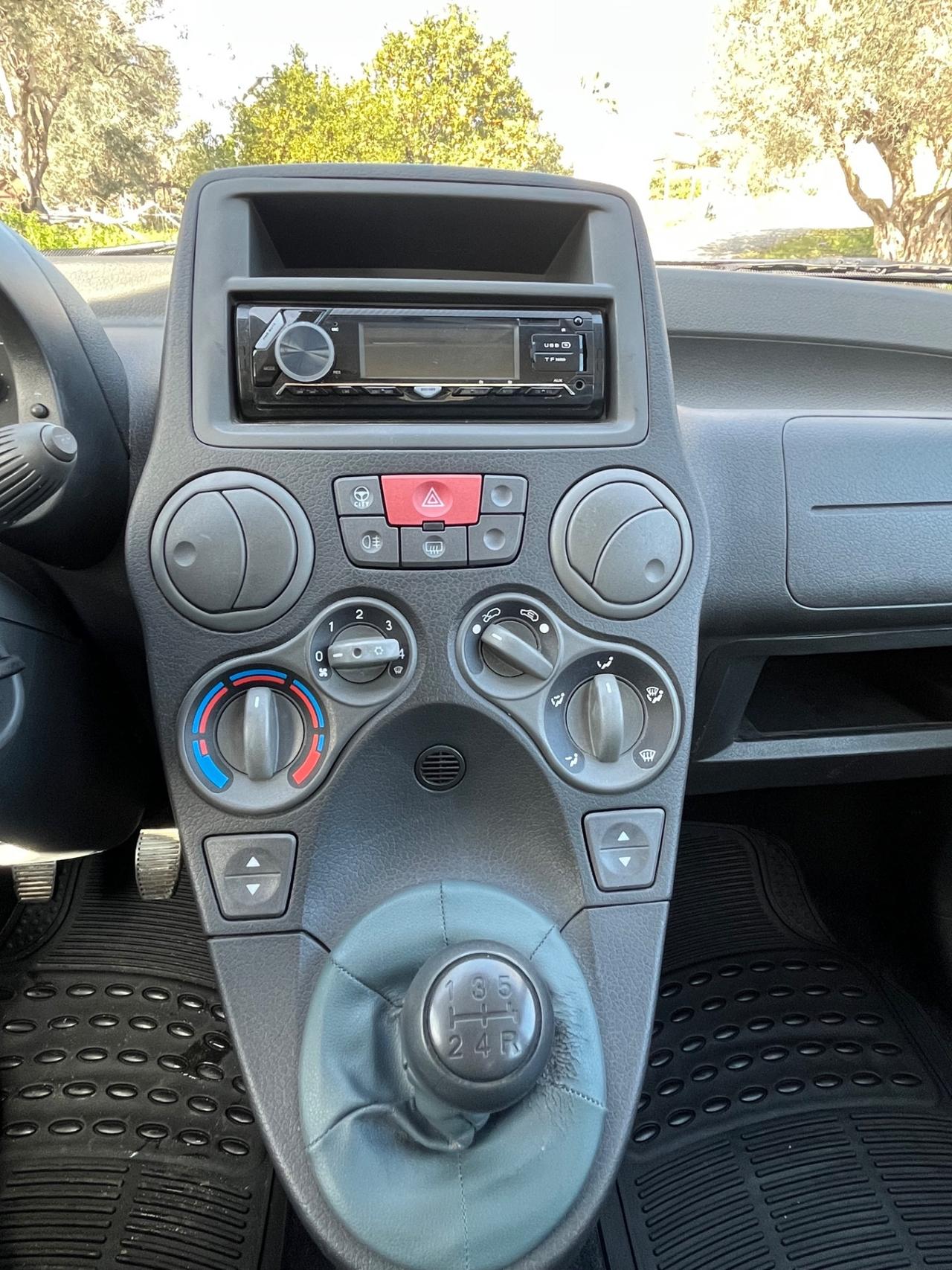 Fiat Panda 1.3 MJT 75CV BELLA POCHI KM NEOPATENTA IMMACOLAT