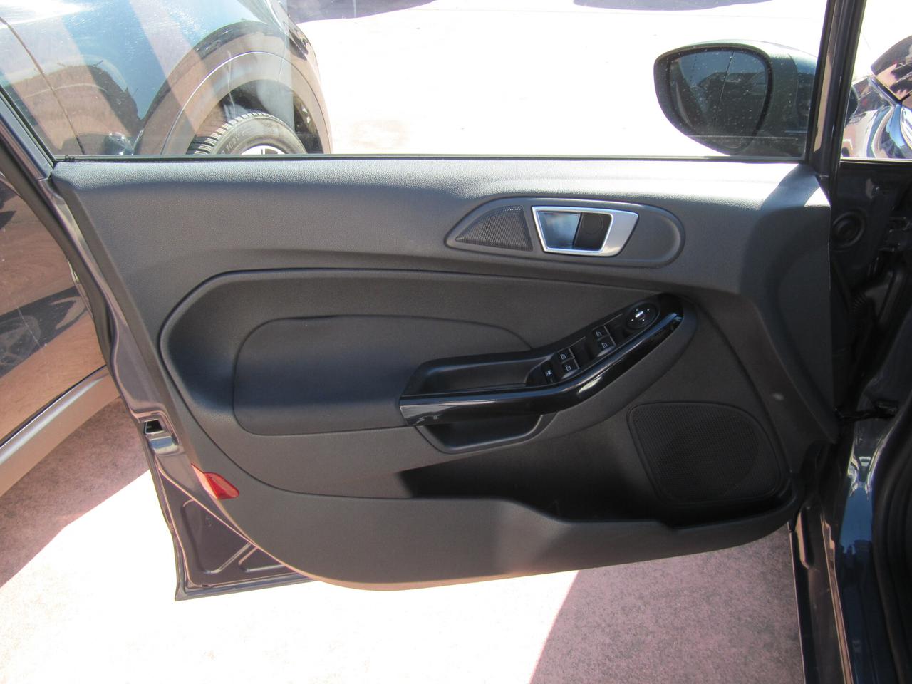 Ford Fiesta 1.5 TDCi 75CV 5 porte Titanium - 2014