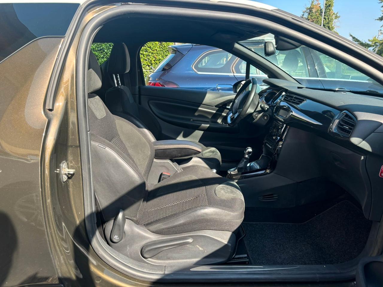 DS3 1.2 - 82cv anno 2014 con 104.889 km OK NEOPATENTATI