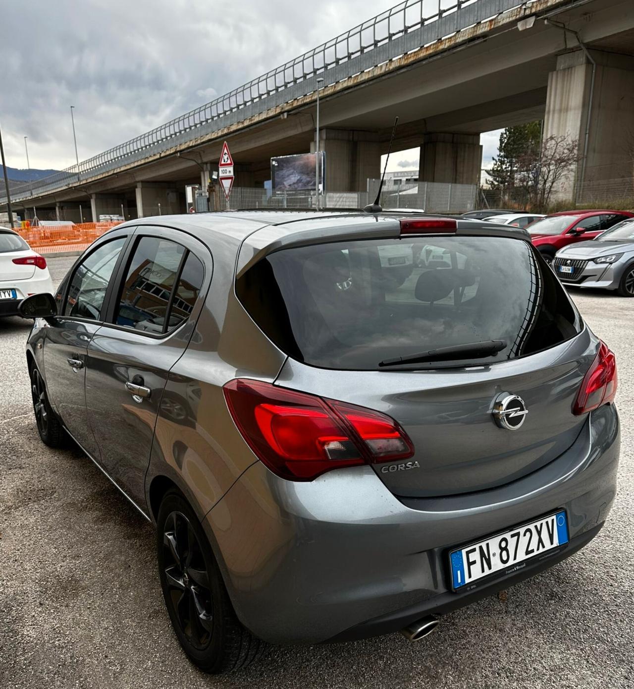 Opel Corsa 1.4 5 porte b-Color