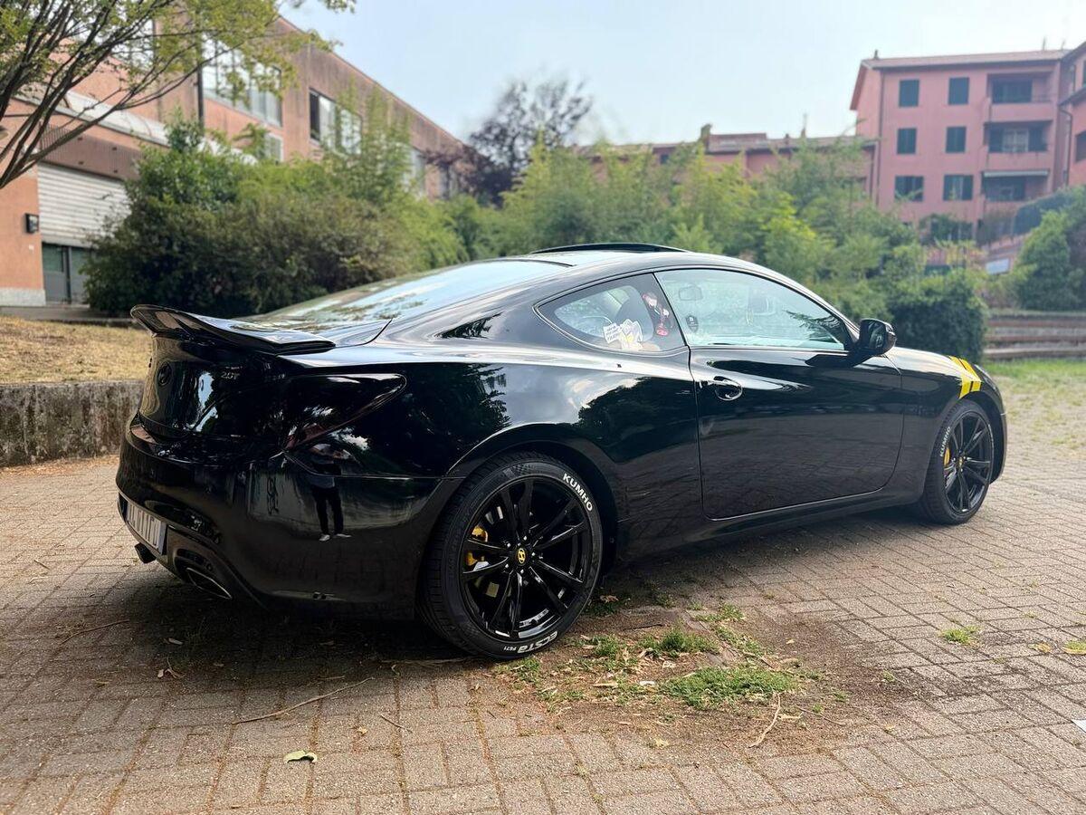 Hyundai Genesis 2.0 turbo Sport