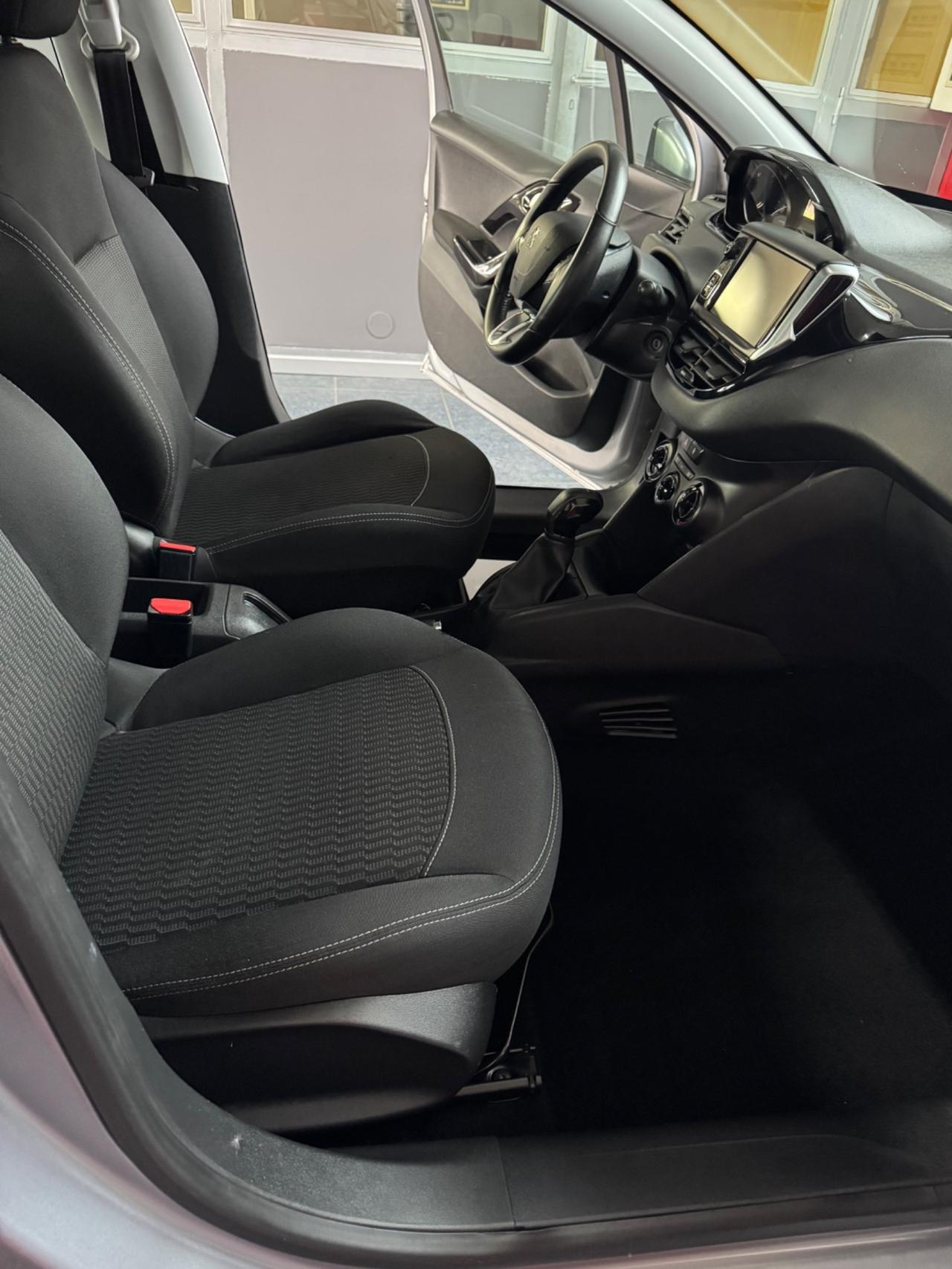 Peugeot 208 PureTech 82 5 porte Allure