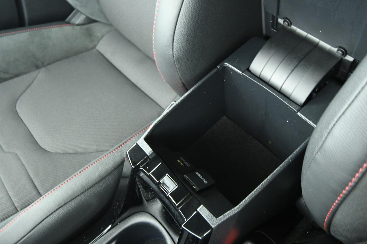 TOYOTA Corolla Touring Sports 2.0h Lounge cvt CAMERA+ALCANTARA+ACC