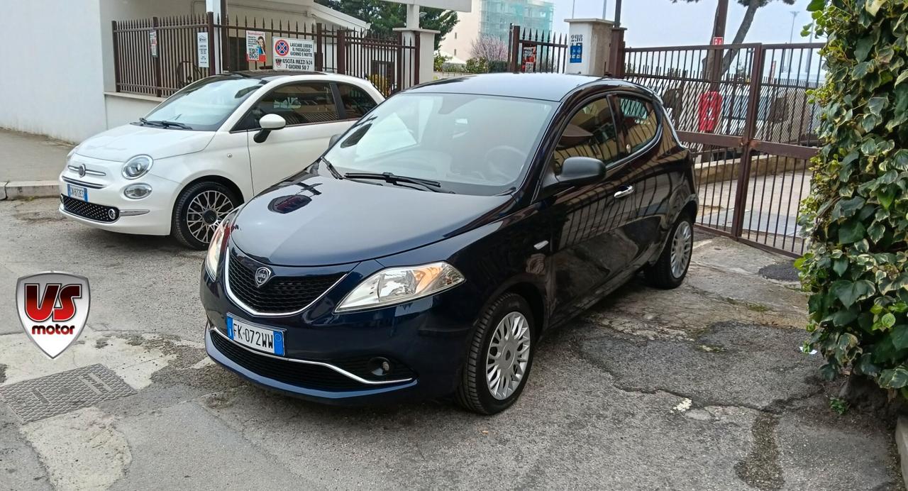 LANCIA YPSILON 1.2 B/GPL-CASA MADRE