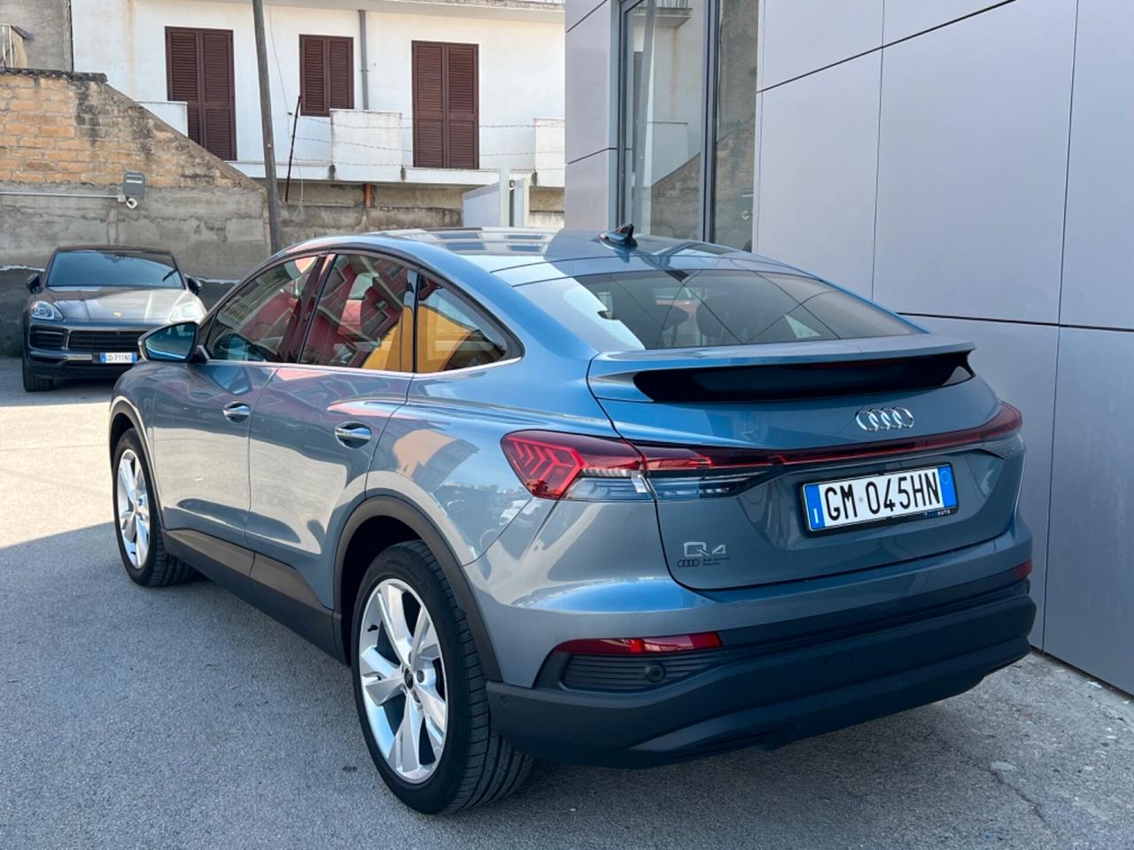Audi Q4 e-tron SPB e-tron 35 possibilità noleggio no scoring