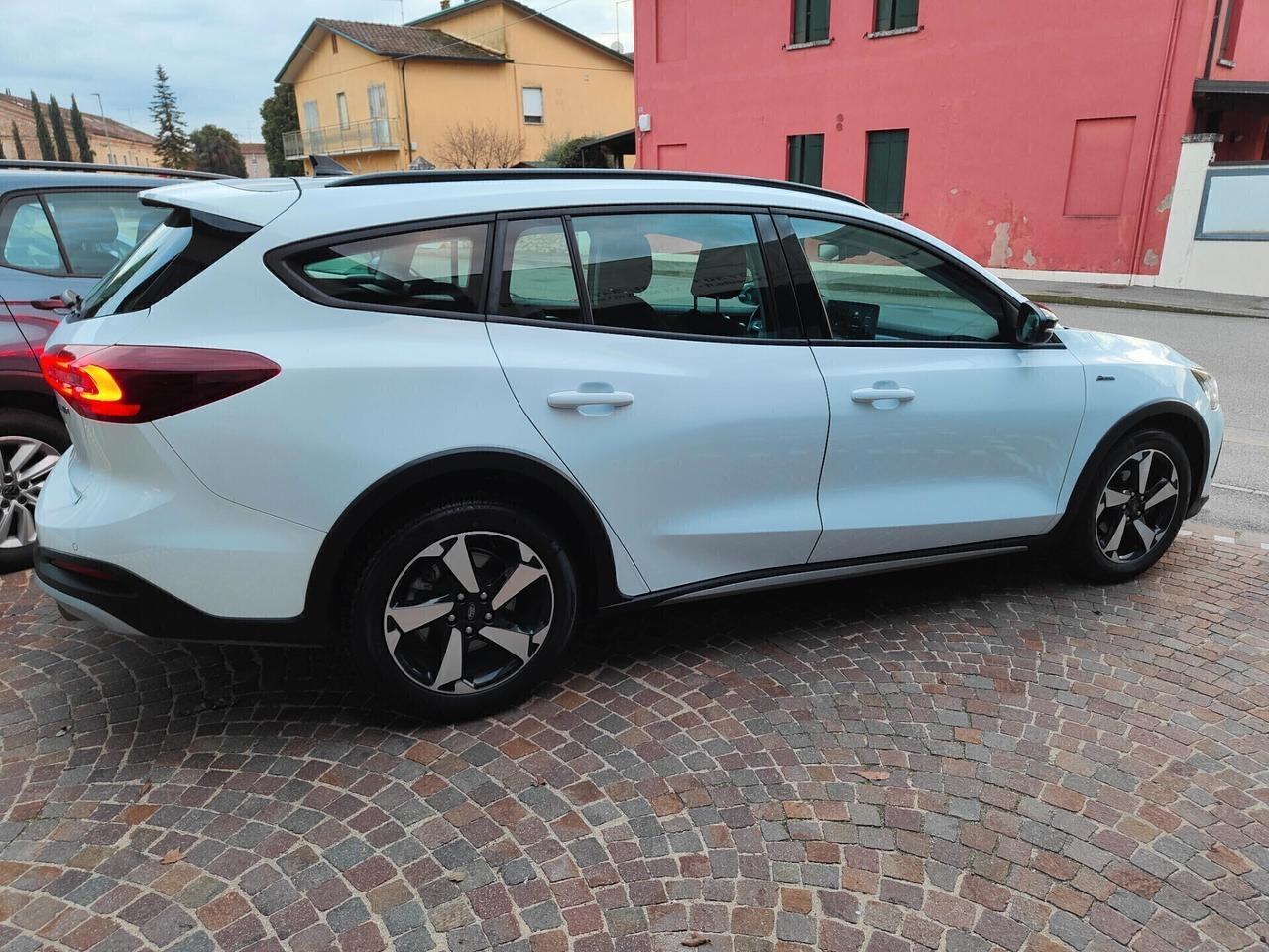 Ford Focus 1.0 EcoBoost 125 CV SW ACTIVE