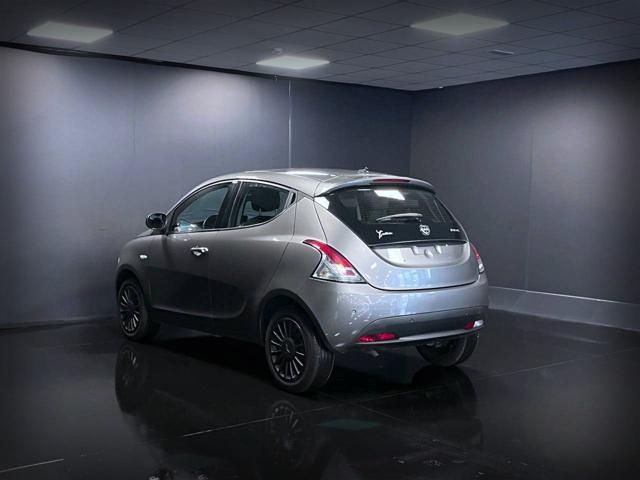 LANCIA Ypsilon 1.0 FireFly 5 porte S&S Hybrid Ecochic Silver