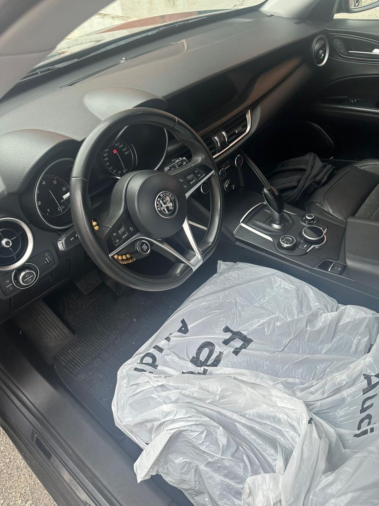 Alfa Romeo Stelvio 2.2 Turbodiesel 180 CV AT8 Business