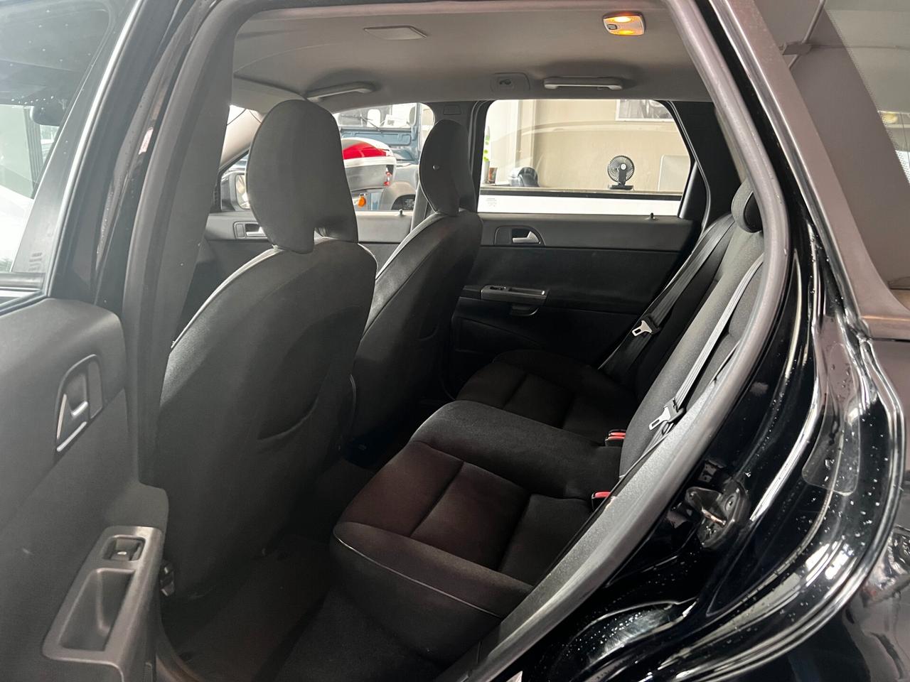 Volvo V50 D2 R-design