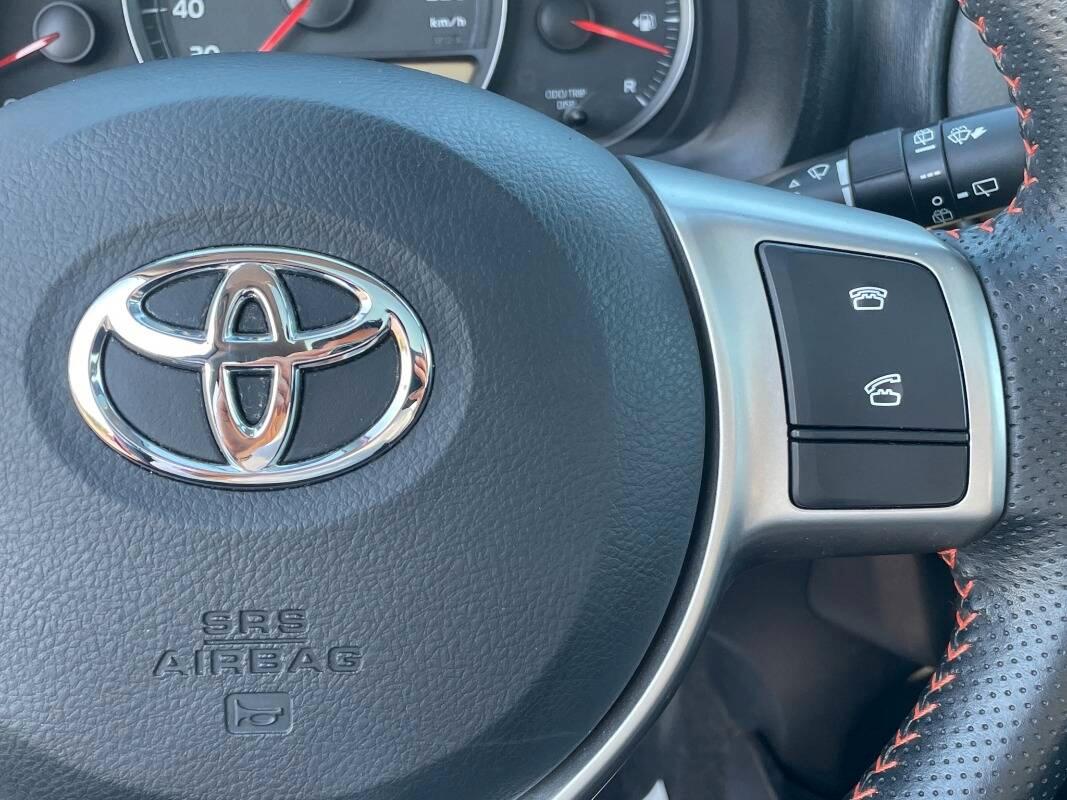 Toyota Yaris 1.4 d-4d 5p con TETTO PANORAMICO E NAVI