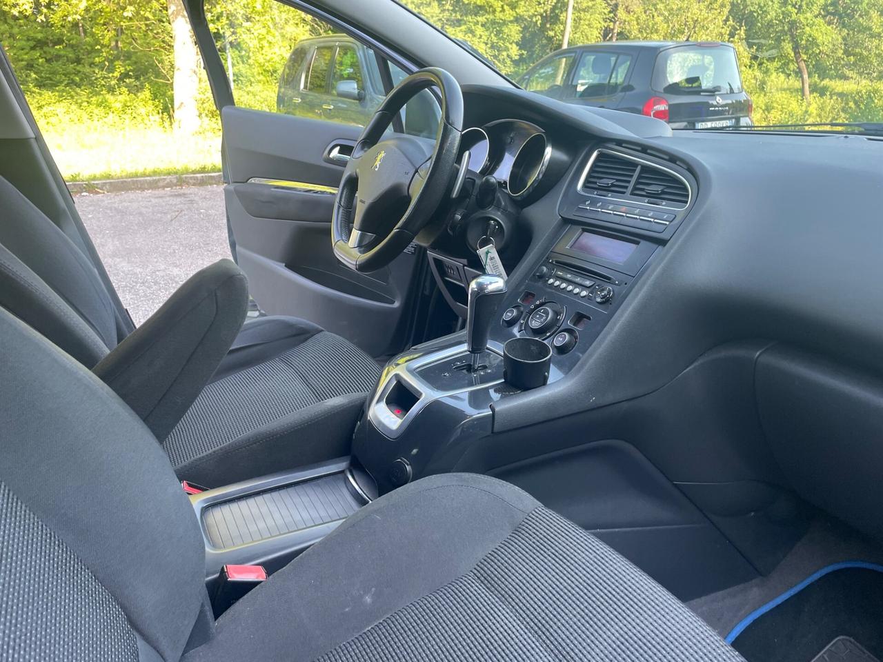 Peugeot 5008 1.6 e-HDi 112CV Stop&Start*Automatik*7 posti*
