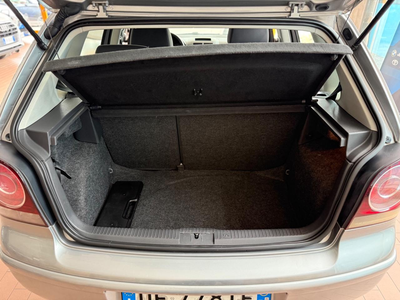 Volkswagen Polo 1.2benzina 64cv Neopatentati