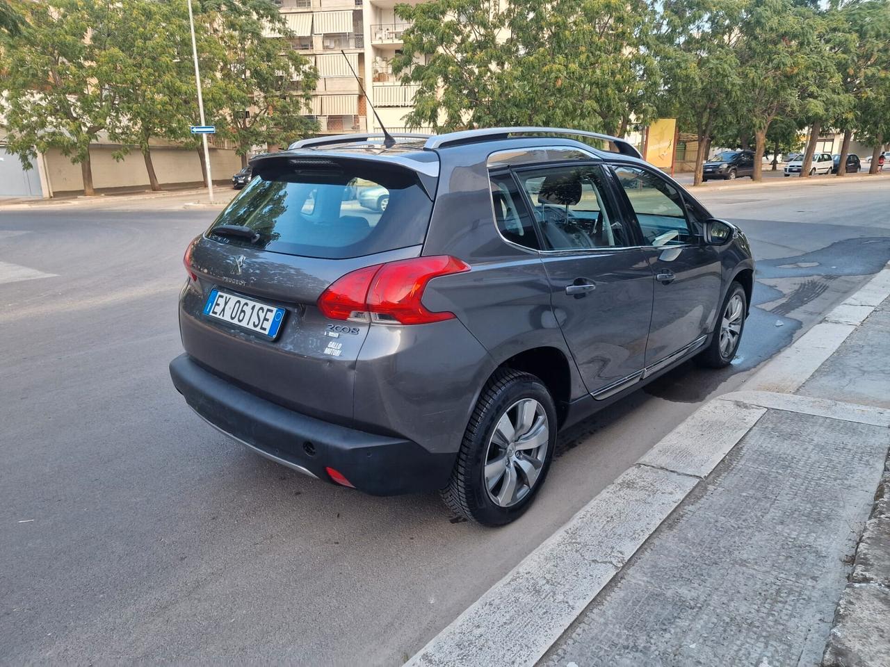 Peugeot 2008 1.6 e-HDi 115 CV Stop&Start Allure