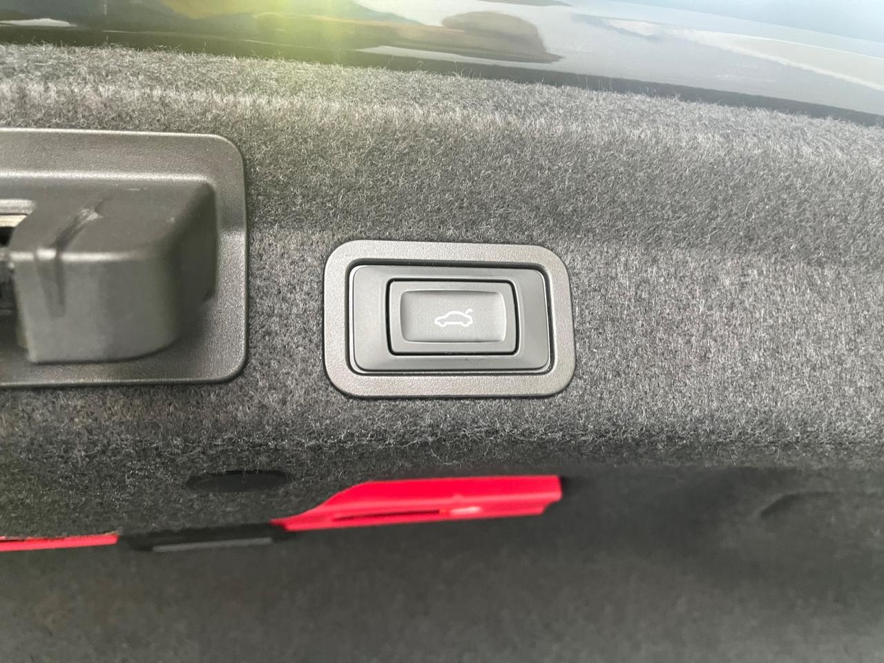 AUDI A6 QUATTRO S-TRONIC