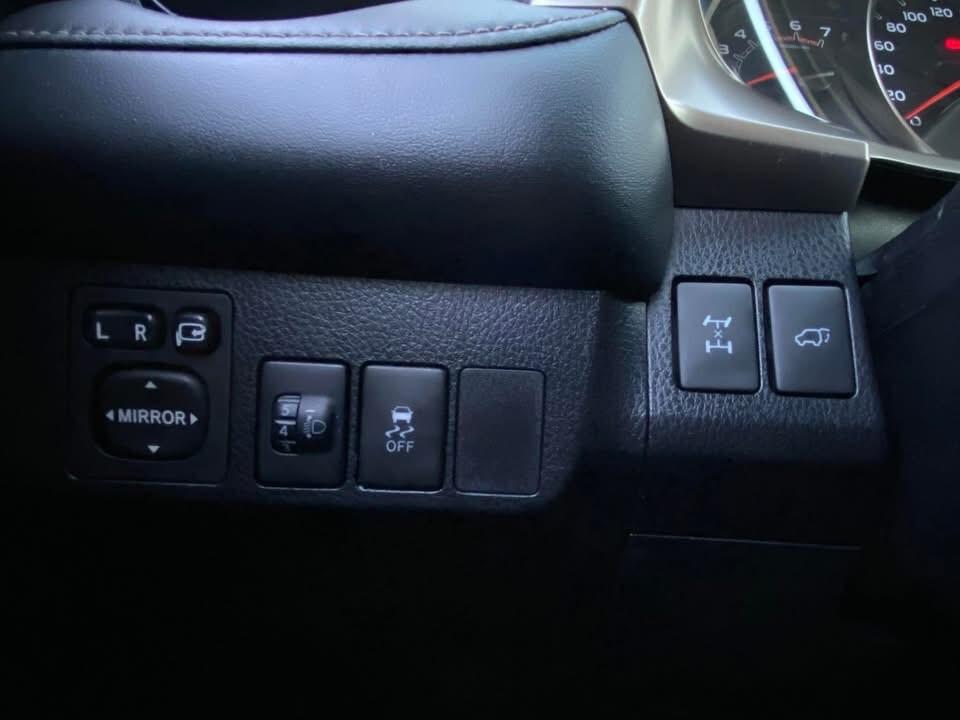 Toyota RAV 4 RAV4 2.0 D-4D 4X4 GANCIO DI TRAINO Lounge