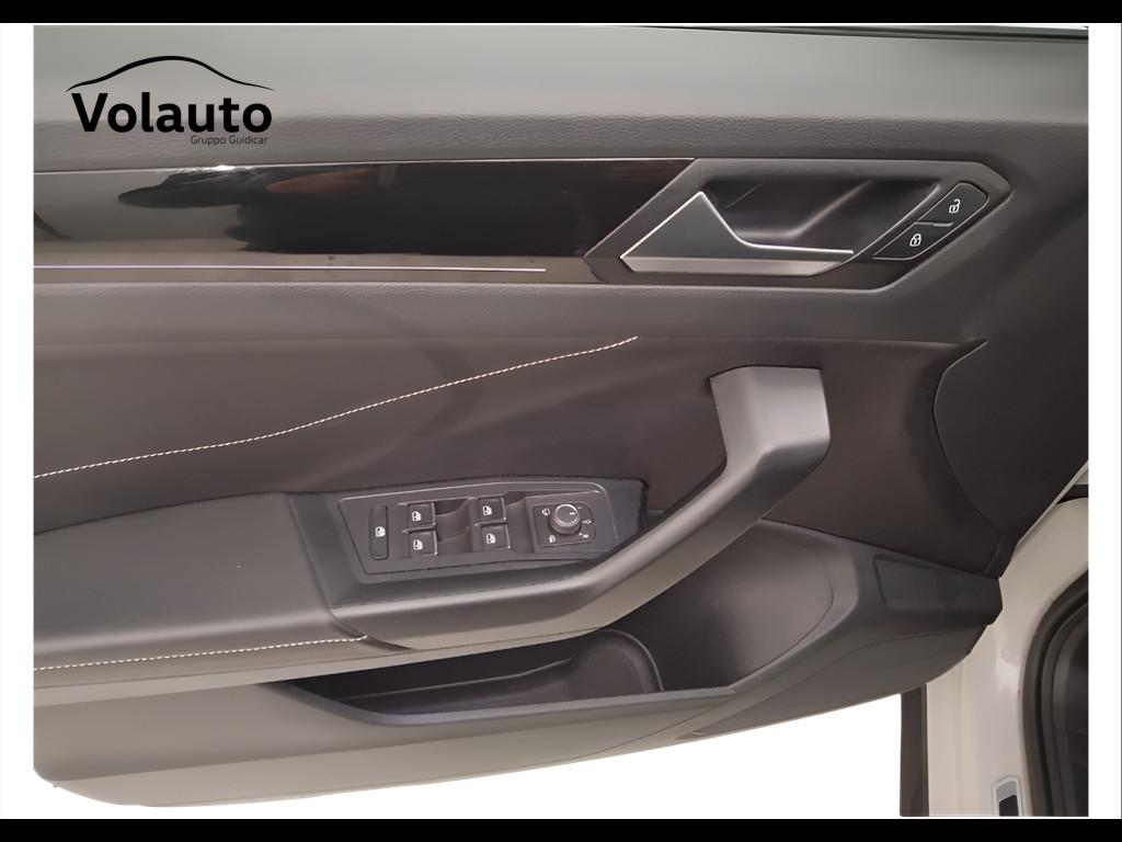 VOLKSWAGEN T-Roc I 2022 - T-Roc 2.0 tdi R-Line 115cv