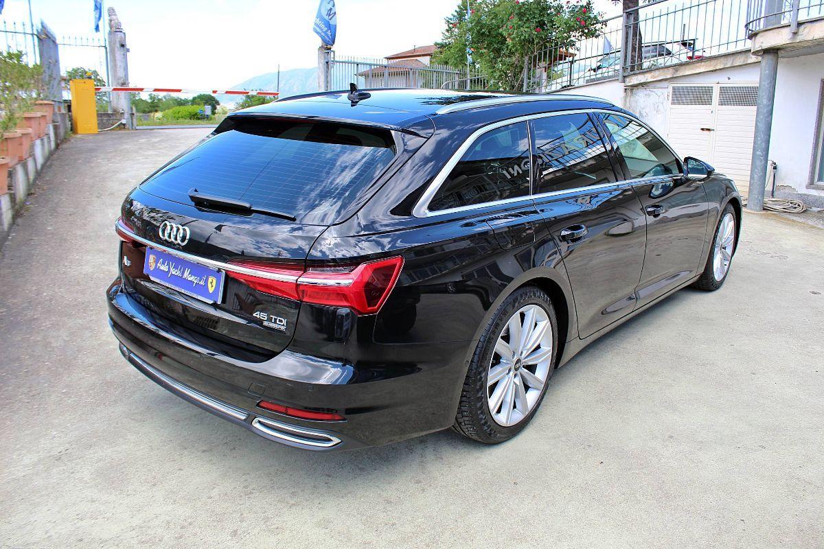 AUDI - A6 Avant - A6 Av 40 2.0 TDI qu ultra S tr Bus. Des.