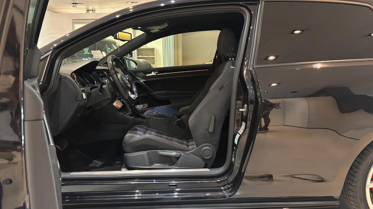 VOLKSWAGEN GOLF GTI 2.0 BENZINA 230CV - 2014
