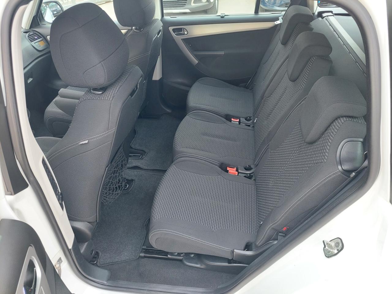 Citroen C4 Grand Picasso 1.6 HDi 110 FAP 7 POSTI