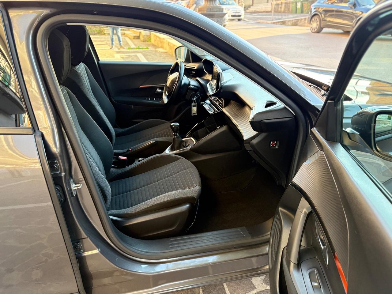 Peugeot 2008 BlueHDi 110 Active FULL LED/NAV/CAM