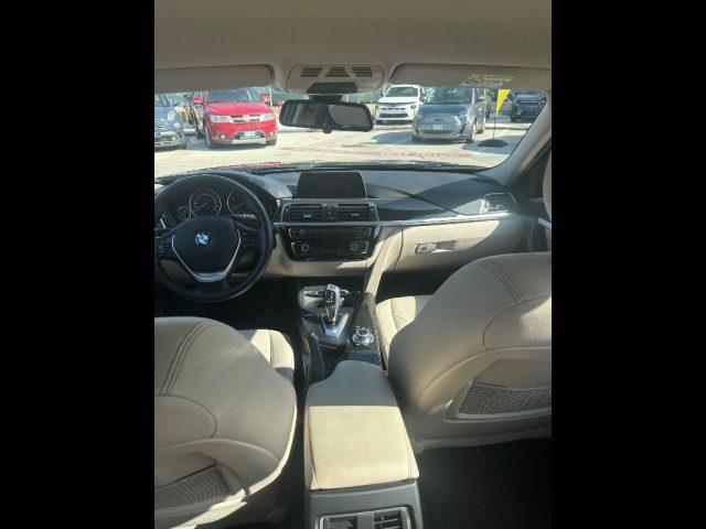 BMW 318 Serie 3 (F30/31) - d Touring Luxury