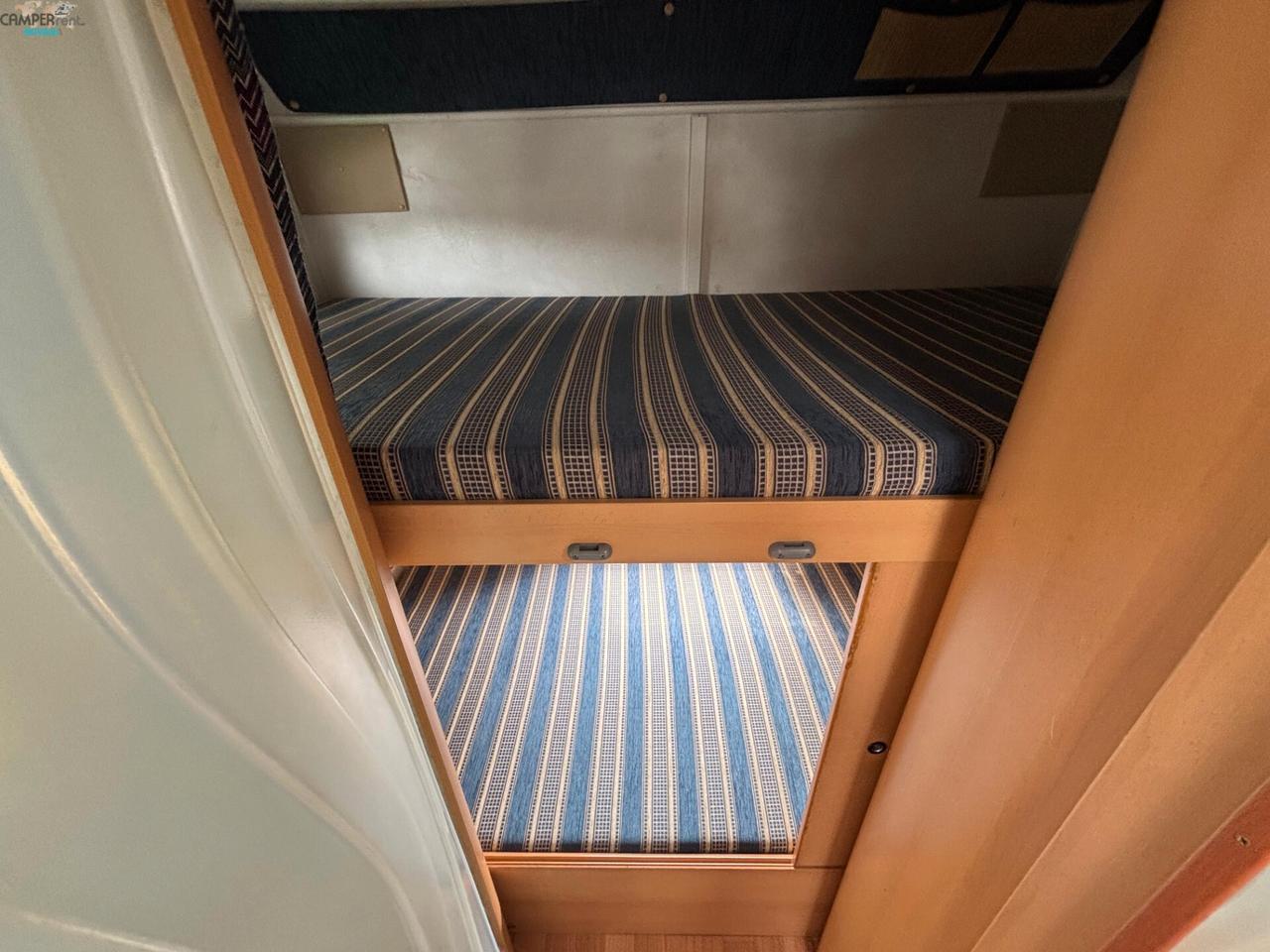 ELNAGH SUPER D 111c - MANSARDATO CON LETTI A CASTELLO IN CODA