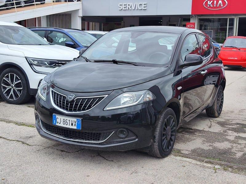 Lancia Ypsilon 1.0 FireFly 5 porte S&S Hybrid Silver