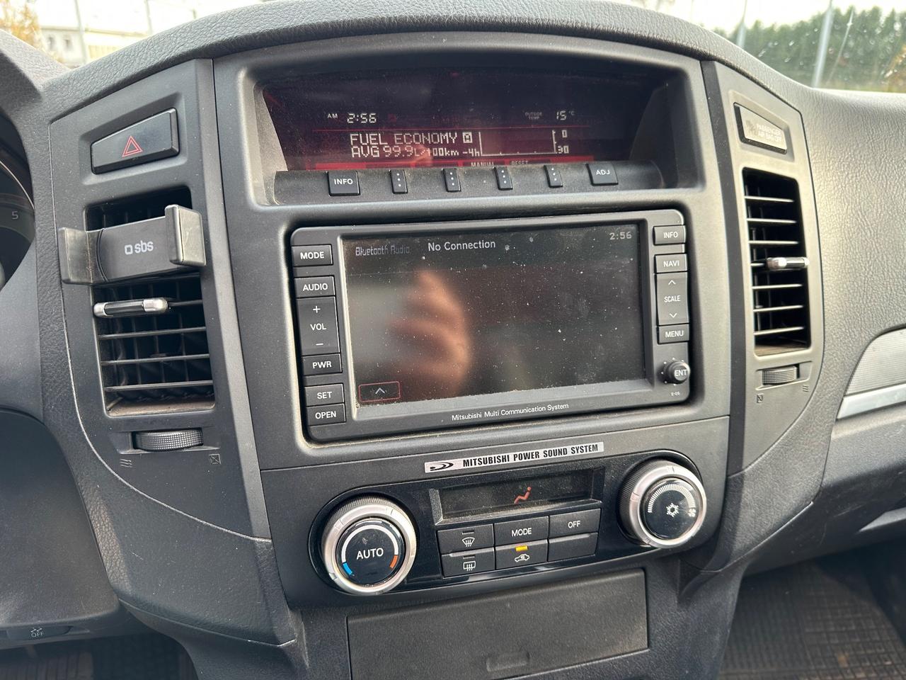 Mitsubishi Pajero 3.2 DI-D 16V aut. 3p. Instyle GANCIO TRAINO