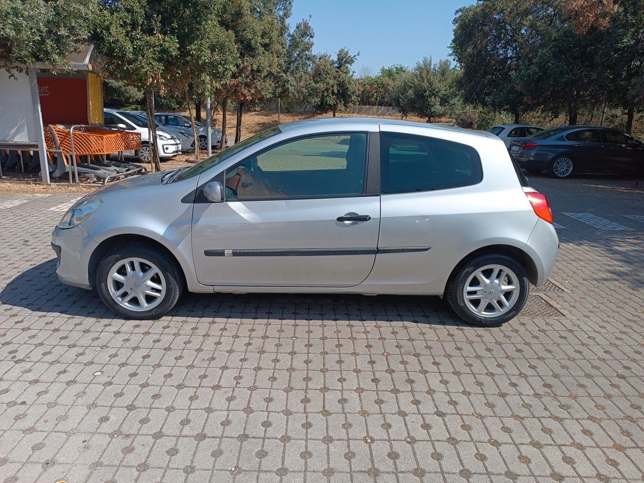 Renault Clio 1.2 16V 3 porte Dynamique