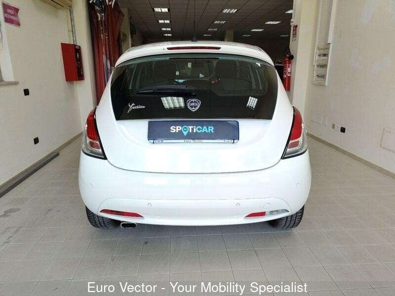 Lancia Ypsilon 1.2 69 CV 5 porte Gold