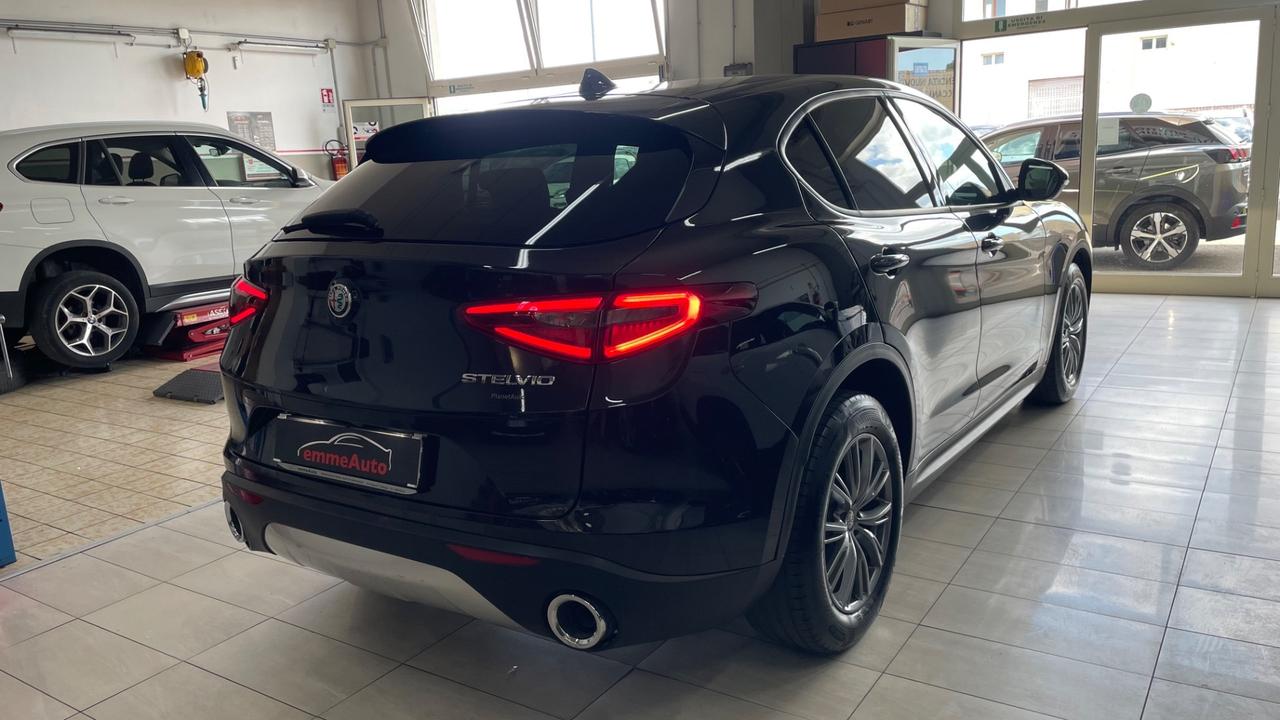 Alfa Romeo Stelvio 2.2 Turbodiesel 180 CV AT8 RWD Executive
