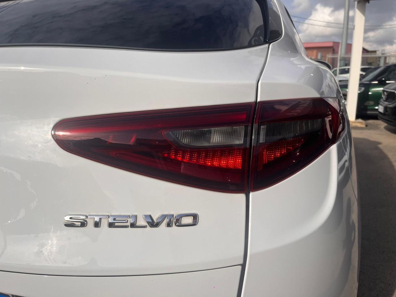 Alfa Romeo Stelvio 2.2 Turbodiesel 210 CV AT8 Q4 Executive