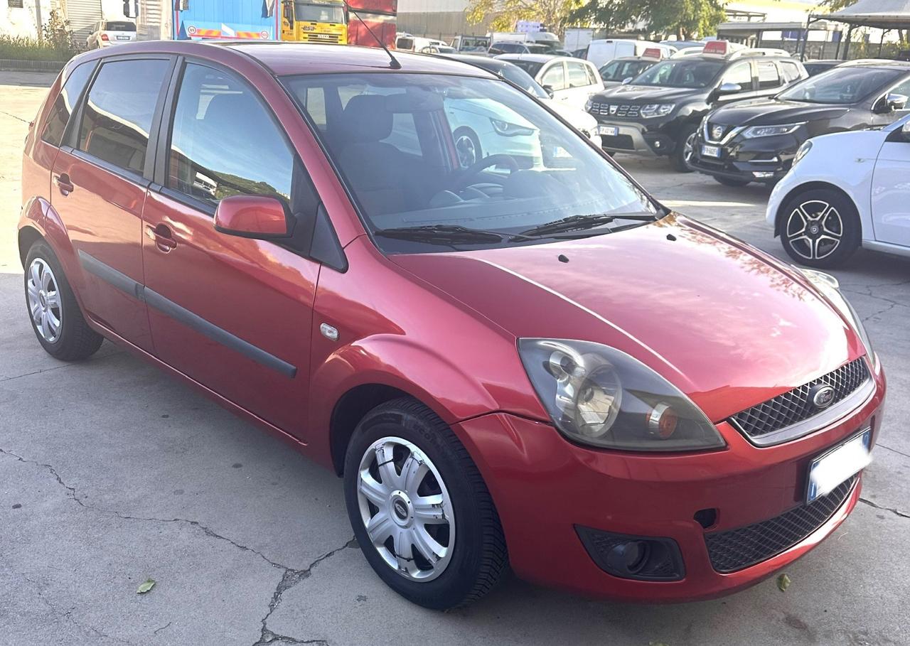 Ford Fiesta 1.4 TDCi 68cv 5p Ghia