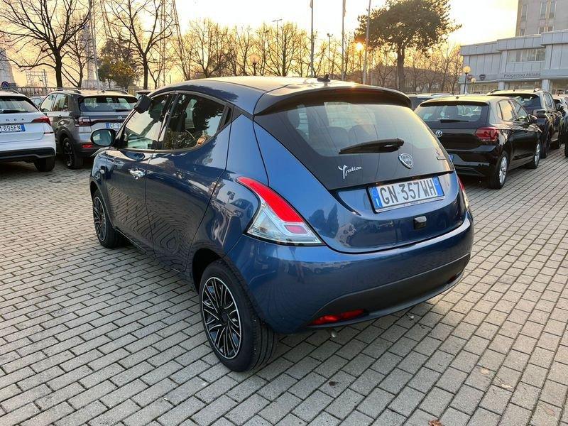 Lancia Ypsilon 1.0 FireFly 5 porte S&S Hybryd Gold