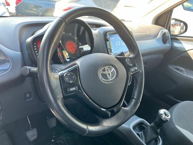 Toyota Aygo Connect 1.0 VVT-i 72 CV 5 porte x-clusiv