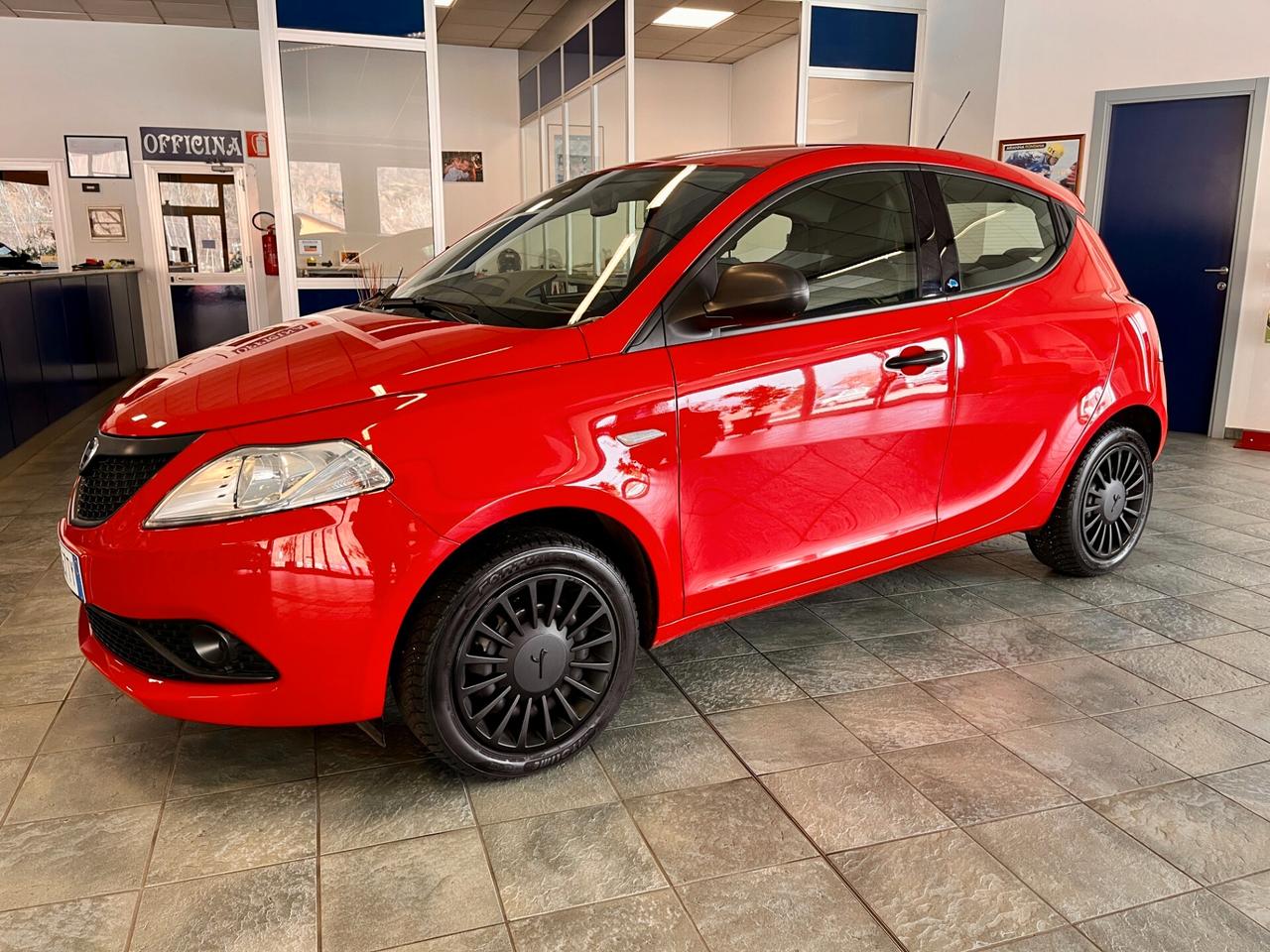 Lancia Ypsilon 1.2 69 CV 5 porte S&S Gold