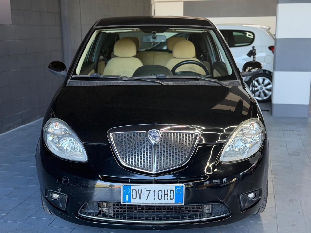 Lancia Ypsilon 1.4 16V Platino Automatica
