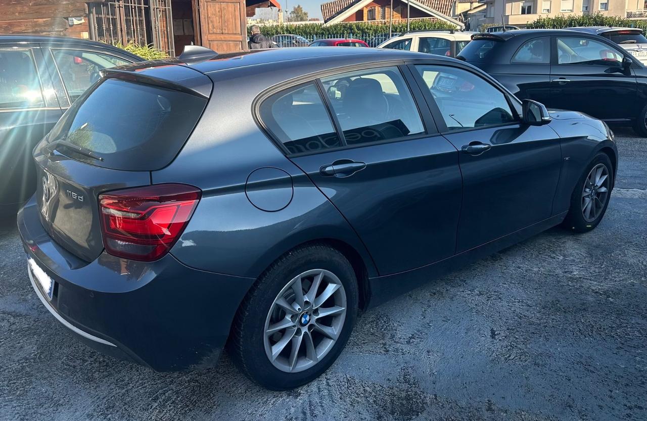 Bmw 116 116d 5p. Urban led sensori di p. cerchi lega e misto pelle