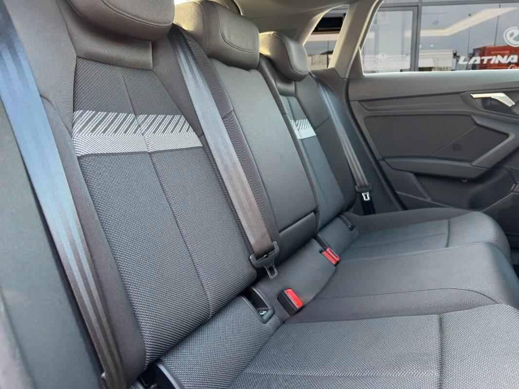 Audi A3 Sportback 30 1.0 tfsi mhev Business AUTOMATICA E CARPLAY