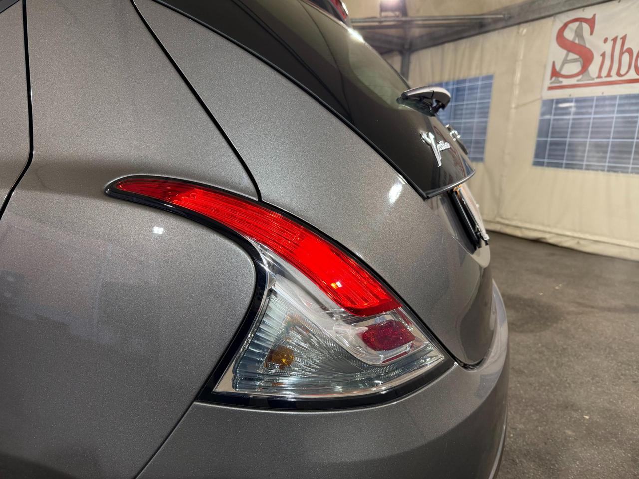 Lancia Ypsilon 1.0 firefly hybrid Gold s&s 70cv