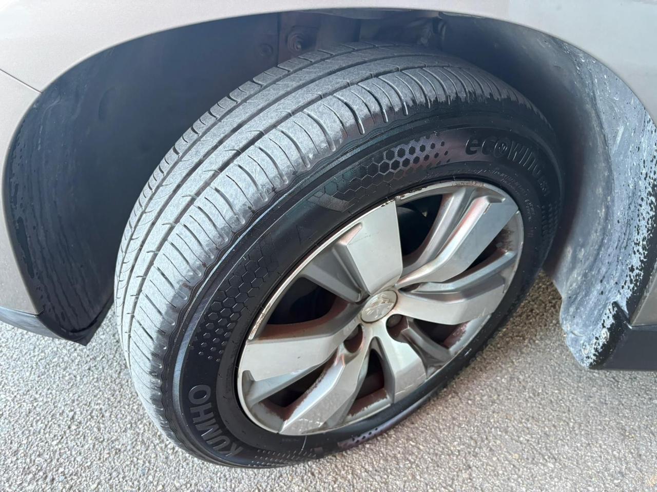 Peugeot 2008 1.6 e-HDi 92 CV Stop&Start Allure 126.000 KM