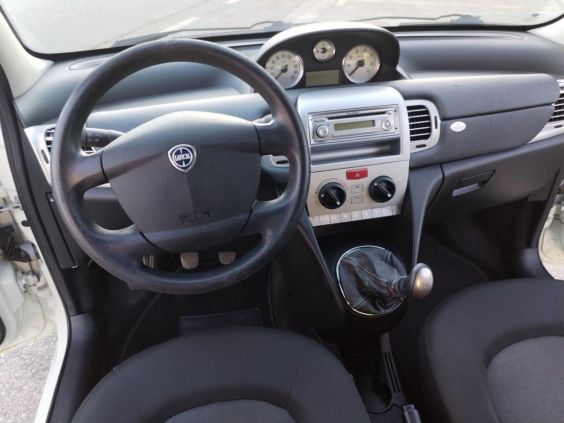 Lancia Ypsilon 1.2 Fire Unyca 76000km 4/2012 euro 5 consegna con tagliando e distribuzione