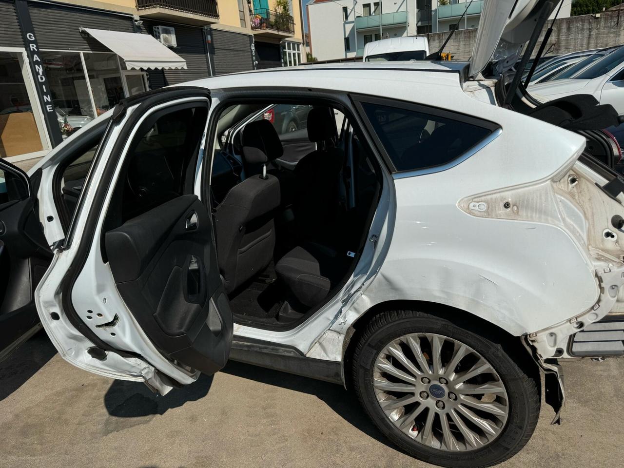 Ford Focus 1.6 150CV Ecoboost 5p.Titanium Bs. INCIDENTATA