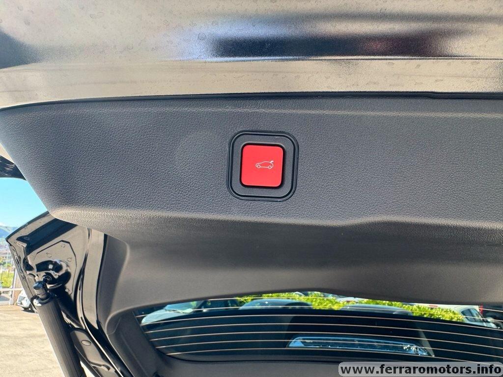 Jeep Avenger Summit mhev automatica a 299 euro al mese