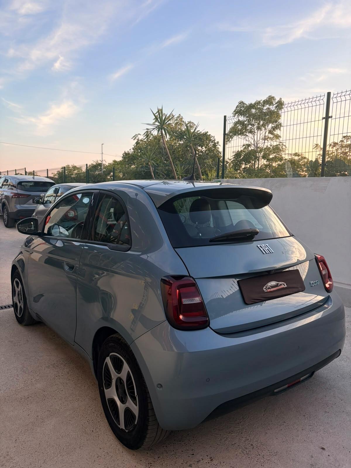Fiat 500 500e Berlina 42 kWh Passion