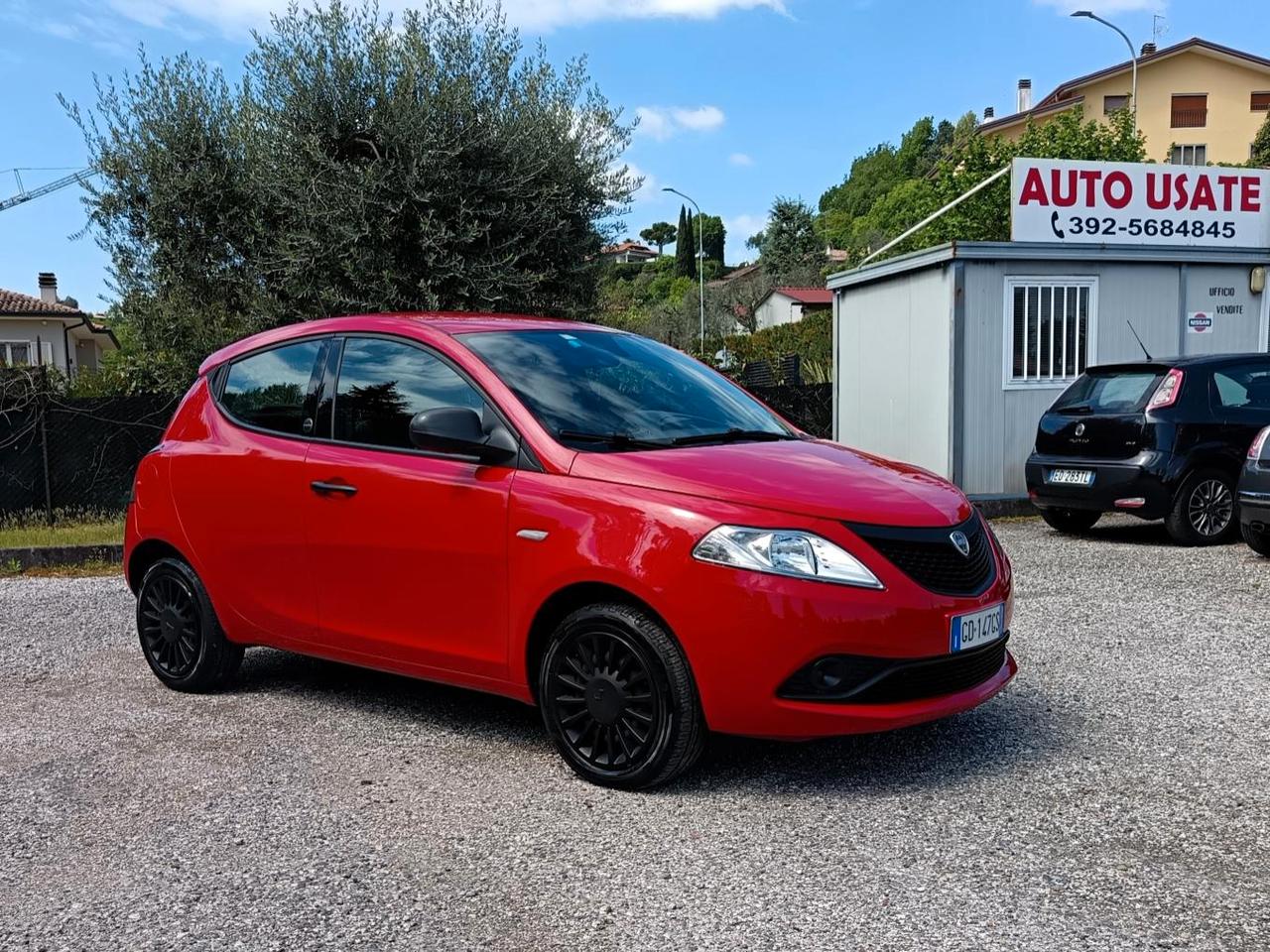 Lancia Ypsilon 1.0 firefly hybrid Ecochic hybrid