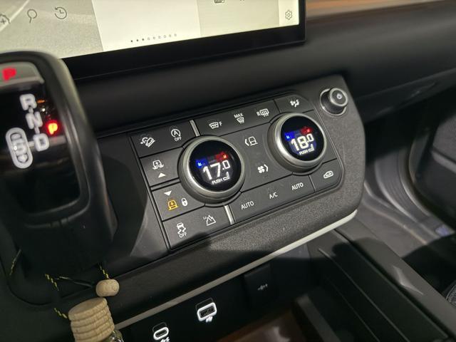 LAND ROVER Defender 110 3.0D I6 300 CV AWD Auto X-Dynamic HSE
